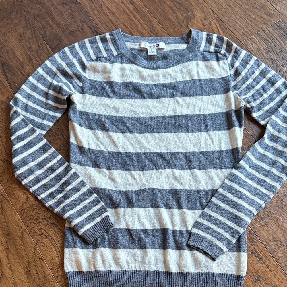 Women’s Gray and Cream Striped Crewneck Sweater size small
